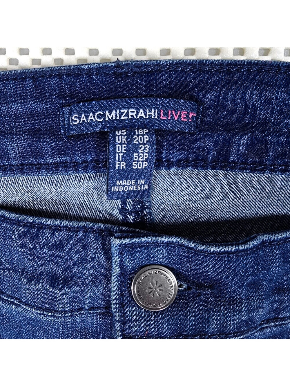 Isaac Mizrahi Live Womens 16P Petite Capri Jeans Stretch Denim Blue 24 Inseam - Picture 9 of 9